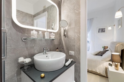 Loft by the Ghetto image 5